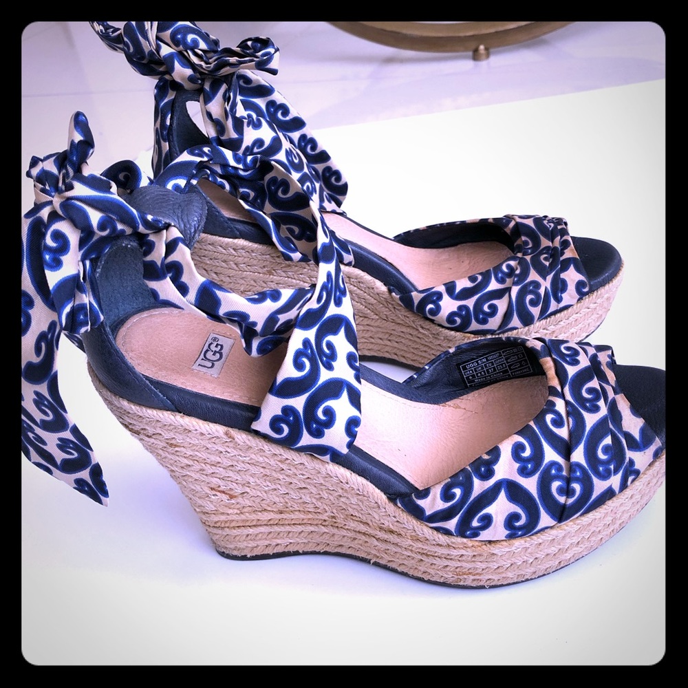 UGG Lace- up wedge shoes